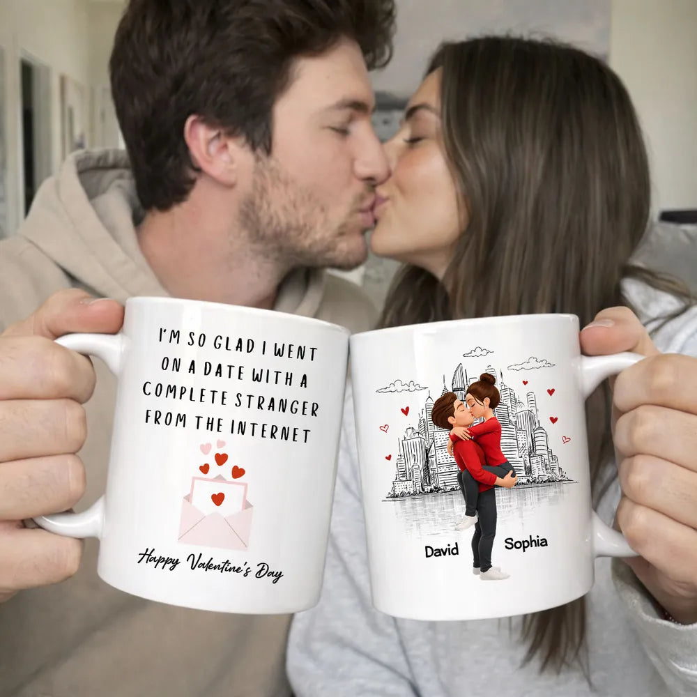 Personalized White Ceramic Mug, Kissing Couple City Sketch for Valentine's Day, Unique Romantic Gift for Girlfriend or Wife