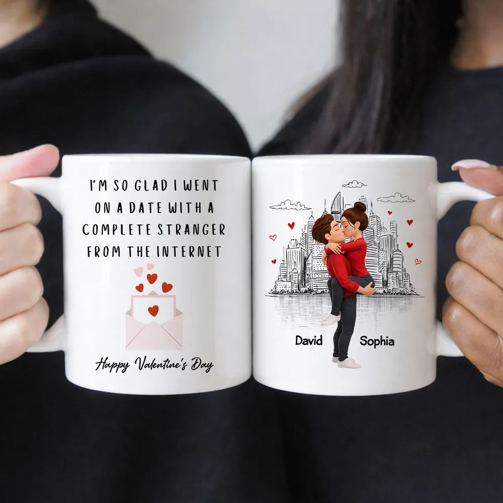 Personalized White Ceramic Mug, Kissing Couple City Sketch for Valentine's Day, Unique Romantic Gift for Girlfriend or Wife