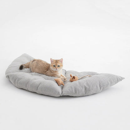 Expandable Triangle Pet Nest