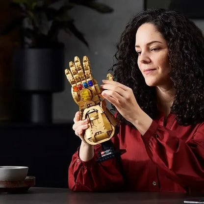675Pcs Nano Gauntlet Thanos Infinity Gauntlet Building Blocks