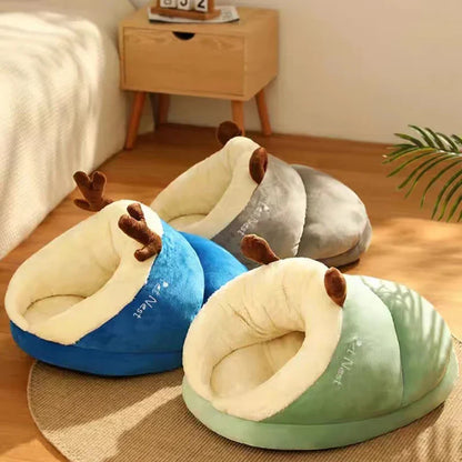 MADDEN Slipper-Shaped Dog Bed