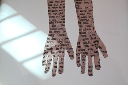 Mesh Letter Print Sleeveless Top With Gloves