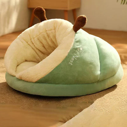 MADDEN Slipper-Shaped Dog Bed