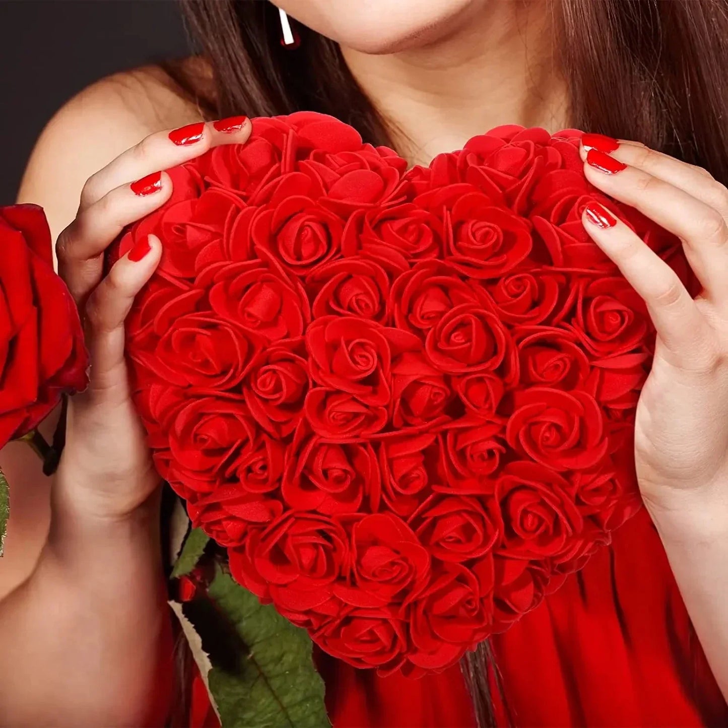 25cm Heart-Shaped Artificial Rose Bouquet for Valentine's Day, Wedding, and Home Decoration