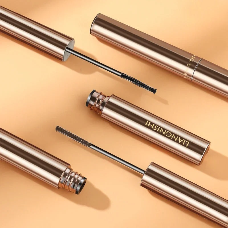Long-Lasting Brown Curling Mascara